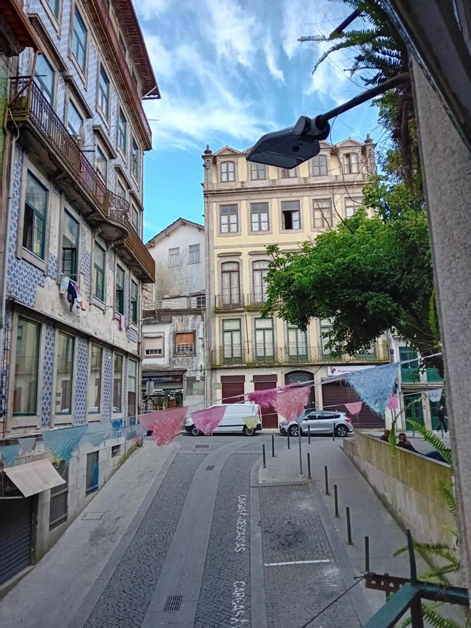 Oupas 2 Lofts Apartment Porto Luaran gambar